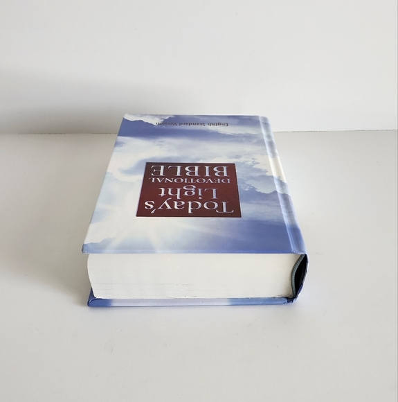 Today's Light Devotional Bible Hardcover ESV English Standard Version - Picture 5 of 7